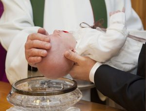 Internationale Taufe in Strahlfeld